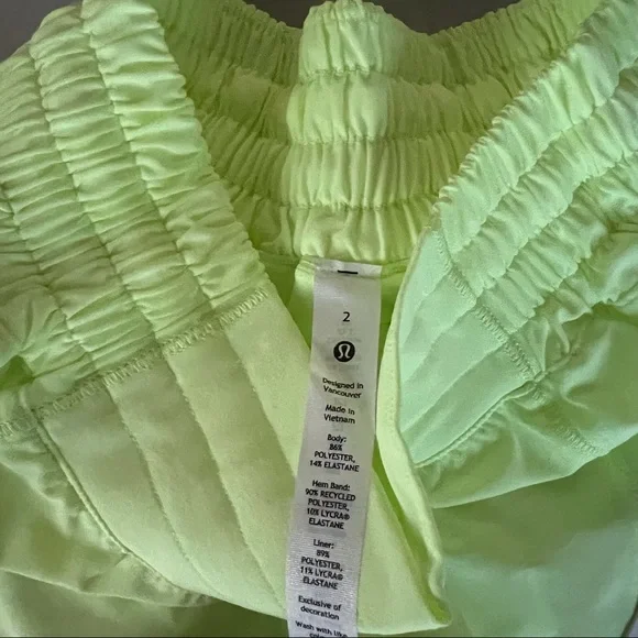 NWT lululemon faded zap hotty hot high rise shorts 2.5”